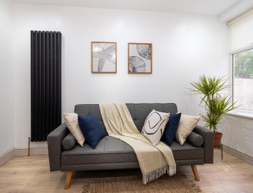 Boho Flat New Brighton, free WiFi and parking