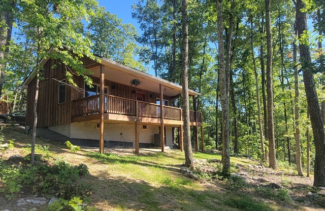 Boho Getaway for Two, Stay near the New River Gorge and Glade Creek Farm