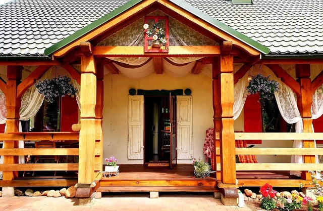 Boho Rustic Woody Willa