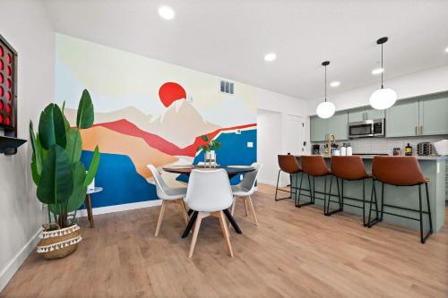 Boho Vibe Townhome King Bed Garage SLC