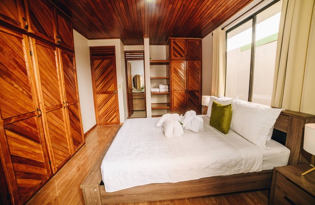 BohoChic Fortuna Downtown W/King Bed