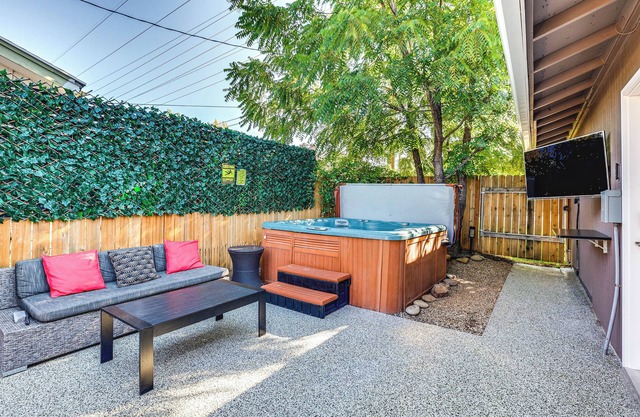 Boise Home w/ Hot Tub, Yard ~ 5 Mi to Dtwn!