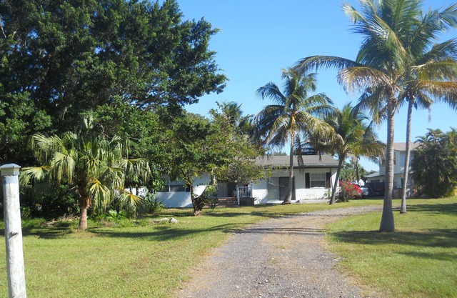Neu renoviertes, geräumiges, ruhiges und entspannendes Pine Island Retreat