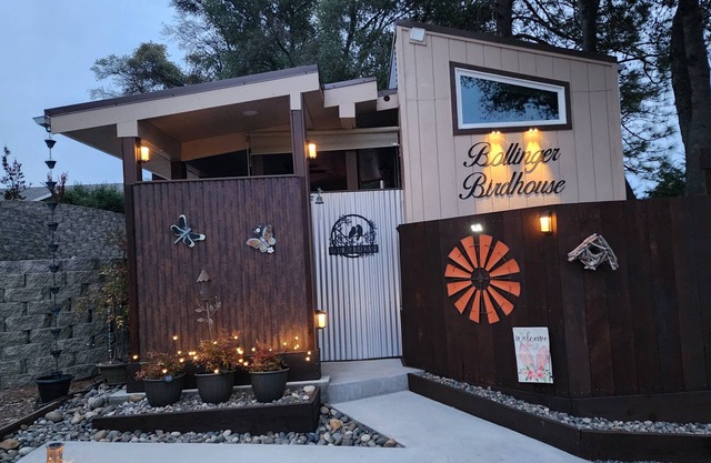 Cozy Tiny Home Near Yosemite in Oakhurst, 13 miles from South Yosemite entrance