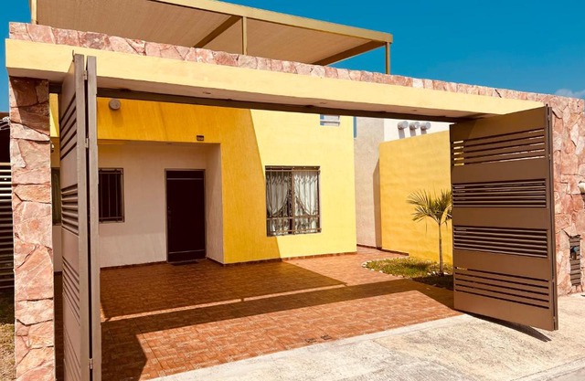 Bonita Casa Vacacional. Punto medio entre ciudad y playa