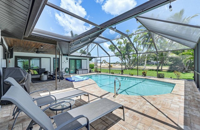 Bonita Springs Home w/ Lake Views: 8 Mi to Beach!