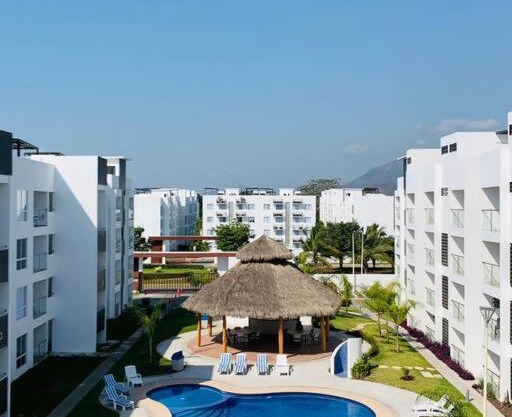 Bonito departamento en planta baja en Manzanillo con Alberca