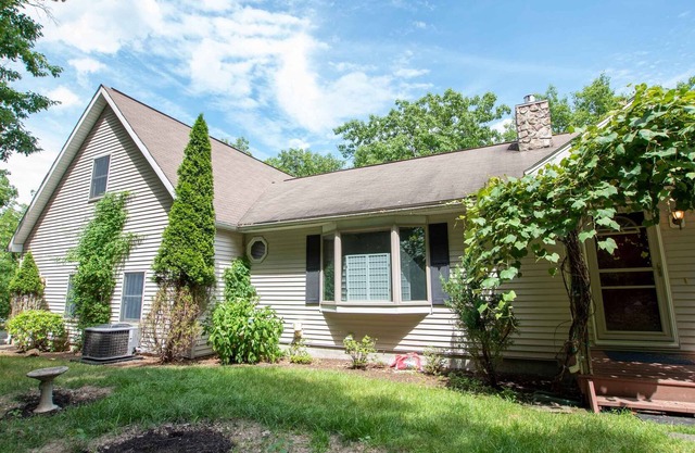 Bonkeid Estate: "Relaxing Seneca Lake Getaway!"
