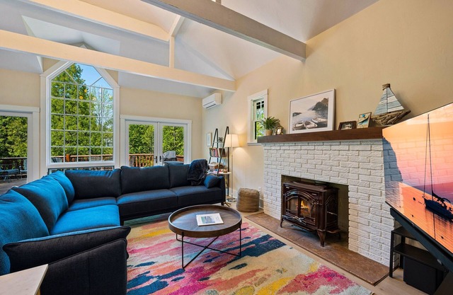 Remodeled Retreat: Walk to Sunsets, Dining, & Shops