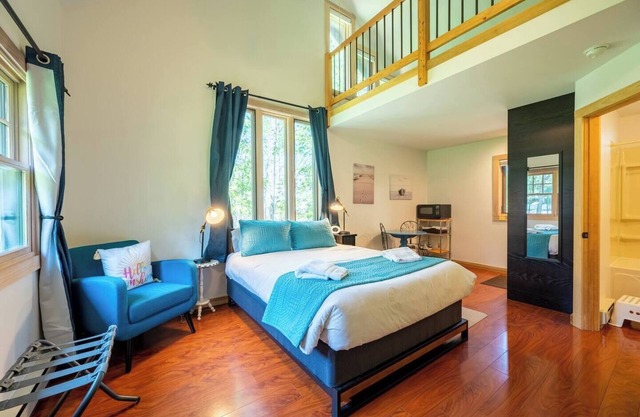 Private Duplex w/2 Studios | Large Yard for Outdoor Fun