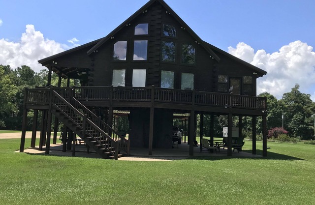 BOOK FOR ALABAMA FOOTBALL GAME WEEKENDS/AMAZING LOG CABIN/TOMBIGBEE RIVER