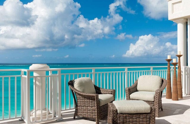 Erstaunlich 3100 Sq Ft Penthouse Apartment am Meer bei 35% Rabatt auf Rack-Preise - Jetzt buchen!