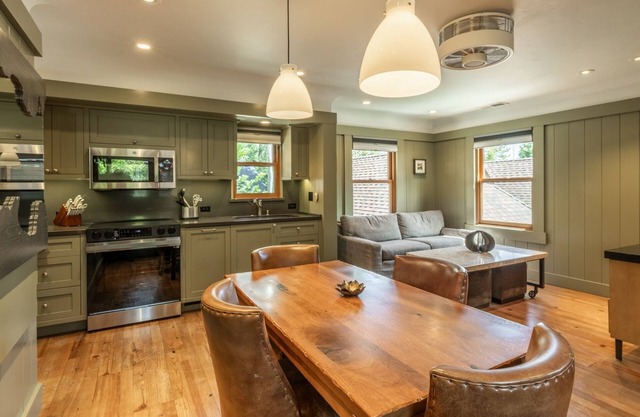 Book a Summer Stay Today! Cheerful Lake Cottage with Community Fire Pit; close to skiing