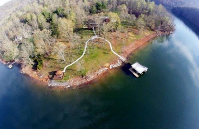 * SERENE ESTATES ON BEAUTIFUL NORRIS LAKE