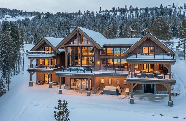 Book Now for the Ski Season! Newly Built Ski-in, Ski-out Mountain Home with Hot Tub!