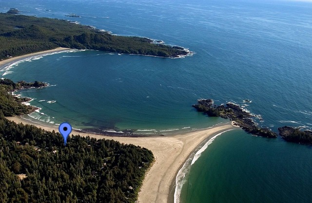 Reserve su Chesterman Beach Cottage 90 pies a la playa hoy!