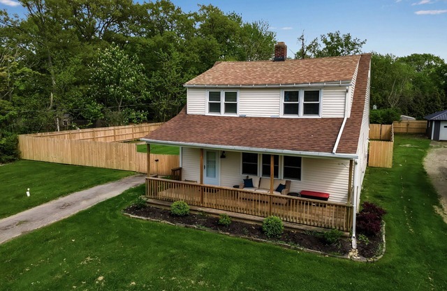 ~Booking Year-Round~ 3BR 2BATH Fully-Remodeled Lakeside Home