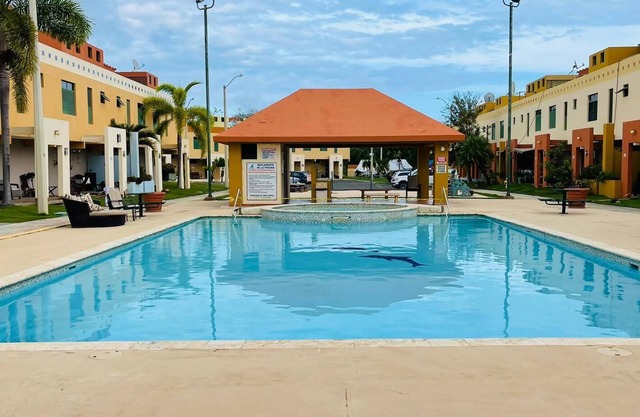 Boquerón, Cabo Rojo 3 BR/ 2 1/2 BA Condo Steps from pool, close to DT & Beach