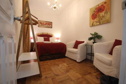 Bordeaux M1 R3 - Nice & Comfortable Double Room with Private Patio & Shared Bathroom