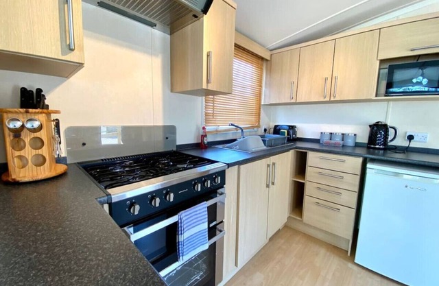 Bordeaux Sleeps4 Caravan Family/Camping Lancashire