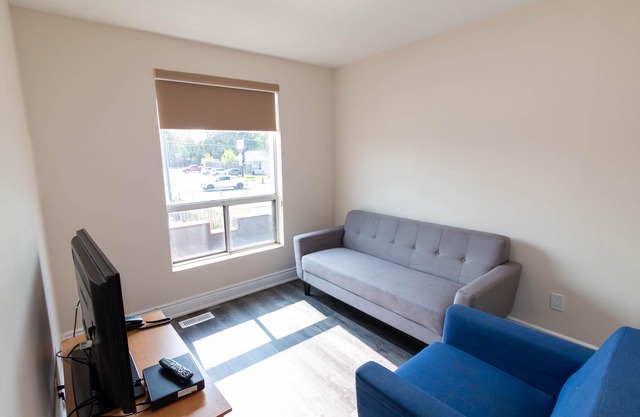 Borden Inn & Suites