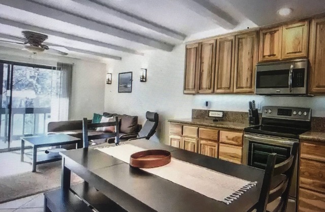 Boreal condo 3 bed 2 bath near Boreal, Soda Springs on Boreal Lake & near Donner