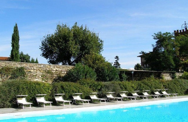 Borgo Bello I: Eine elegante und einladende Wohnung im charakteristischen Stil der toskanischen Landschaft.