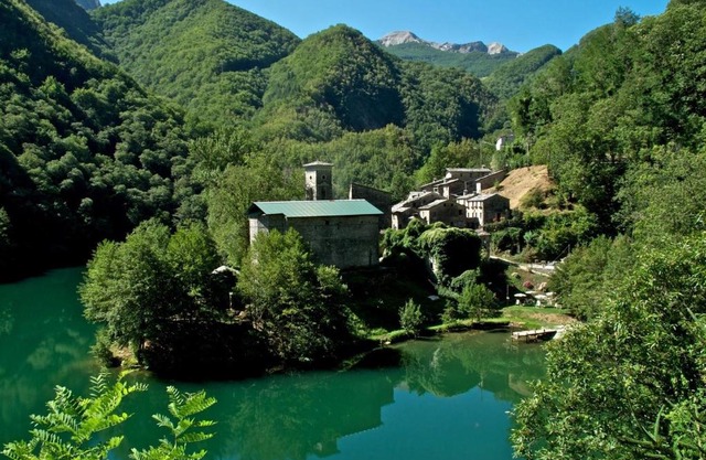 Borgo Isola Santa