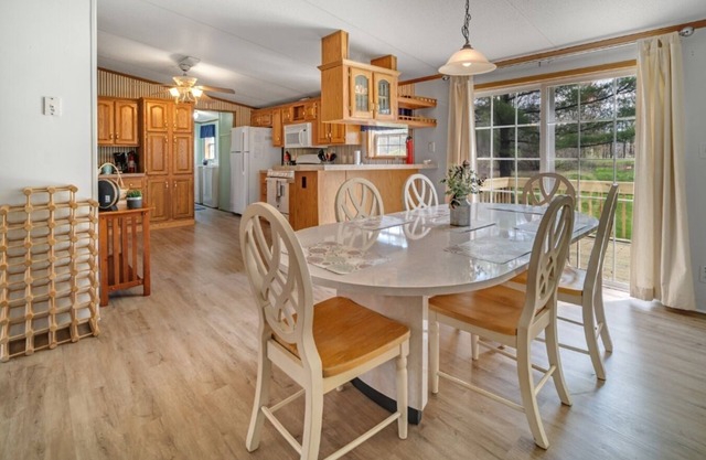Botanical Hill Cottage in Wine Country!
