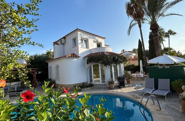 Neu renovierte Villa Oliva, in acht Minuten zu Fuß zum Strand...