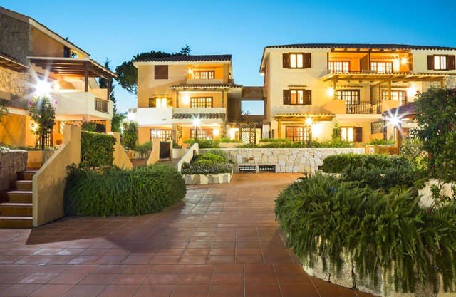 Bougainvillae Trilo by Interhome