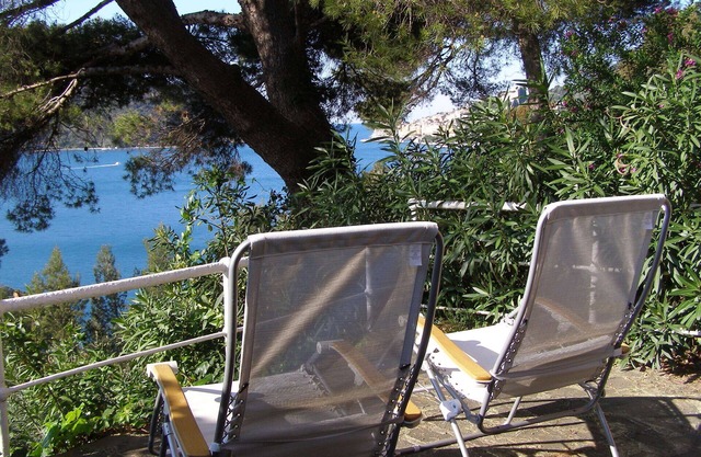 Bouganville Portovenere Direkt am Meer Unbezahlbarer Bootsanleger auf dem Wasser
