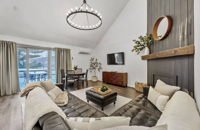 Bougie B’s Mountainside Getaway