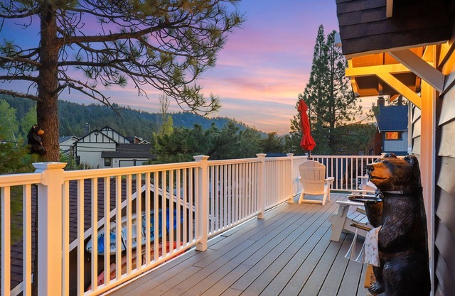 Boulder Bay cabin with views and lake access!