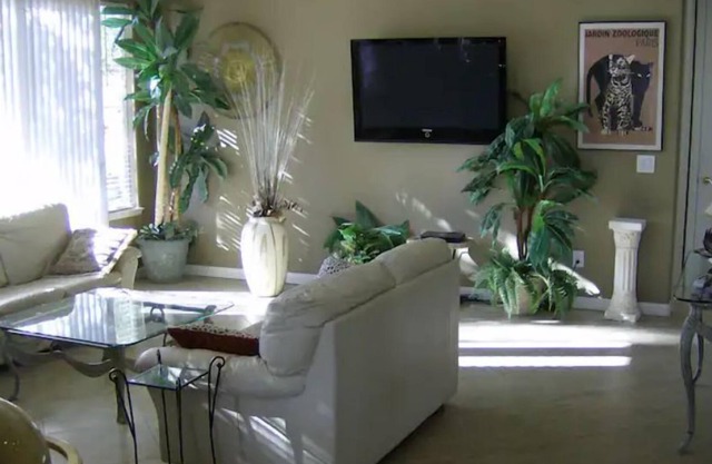Boulder City Very Quiet Relaxing Home