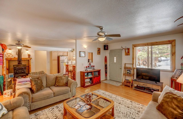 Boulder Creek Cabin - Awesome location - 2 min to Lake Cascade