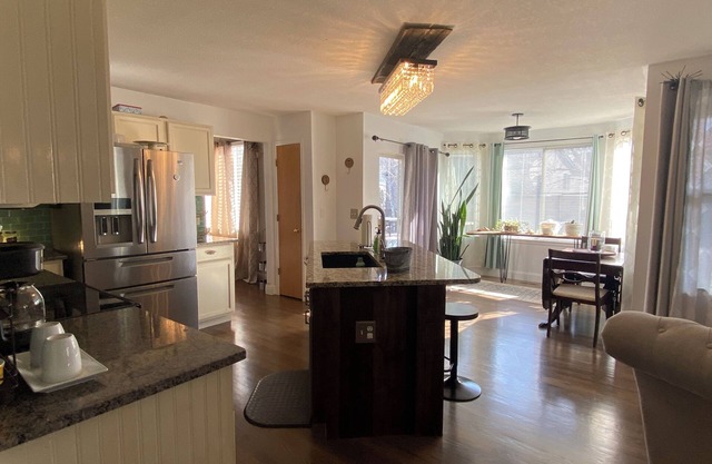 Boulder- Denver DIA! ! Popular home, Private, Spacious, and Centrally Located!