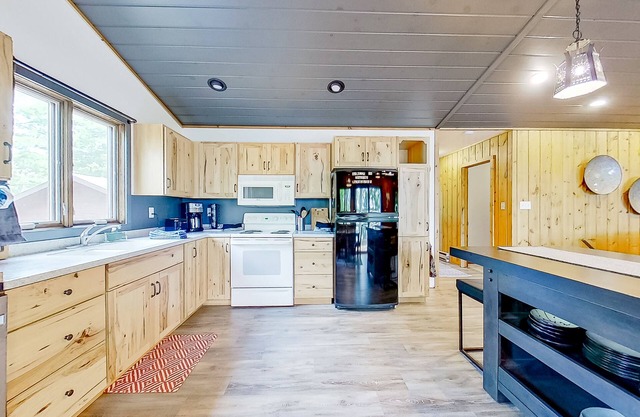 Boulder Lakehouse | Lakefront house on White Deer Loop with dock, bikes, views