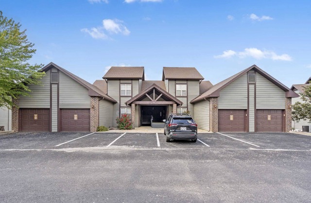 Bounty of Birdie Lane | Golf Courses, Playgrounds & Pool