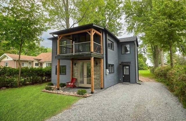 Boutique 3-Bedroom Cottage w/Water Access & HotTub