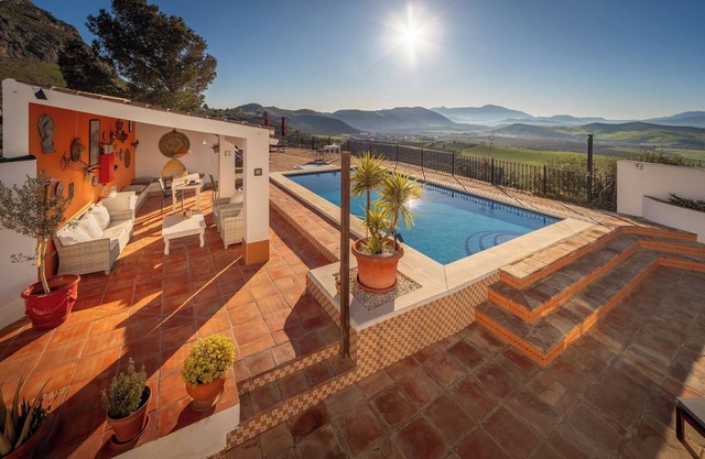 Boutique B&B Casa La Calera 15+/ Caminito del Rey-15 min/Ronda-25 min/Teba-5 min