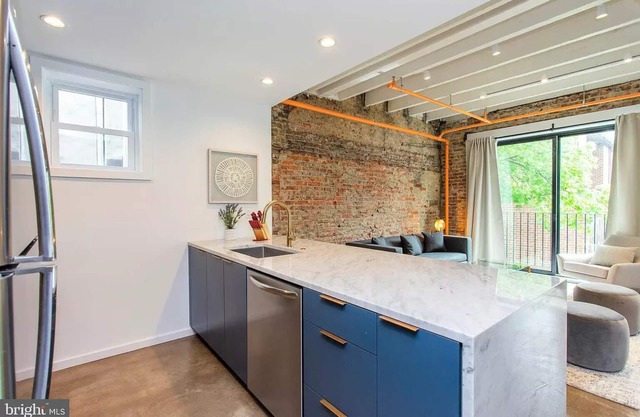 Boutique Bi-Level Penthouse Loft - Washington Sq West