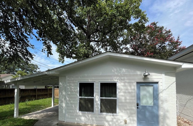 Boutique Bungalow close to USC/Ft. Jackson