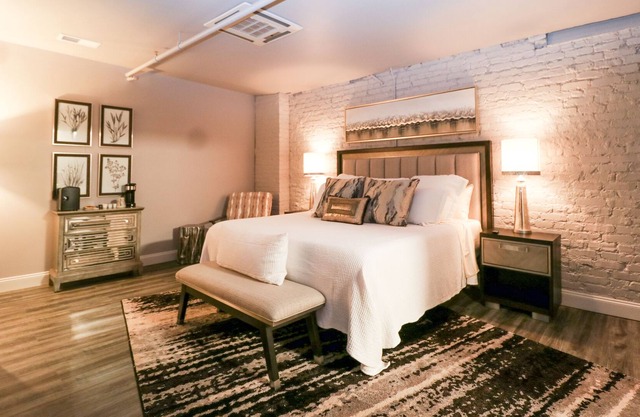 Boutique hotel in historic downtown Seneca (Room #4)