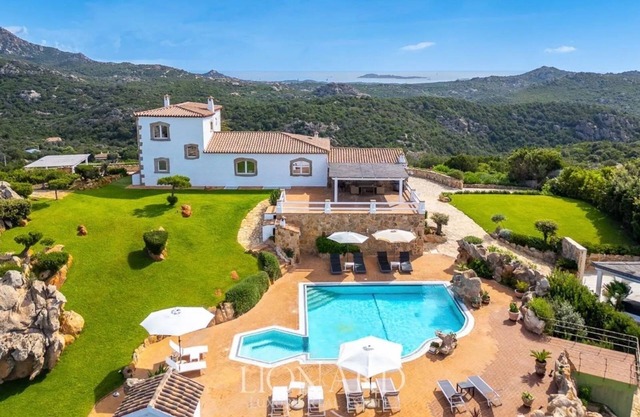PORTO CERVO LUXUSVILLA MIT PRIVATEM SWIMMINGPOOL, ATEMBERAUBENDEM BLICK, MEERBLICK