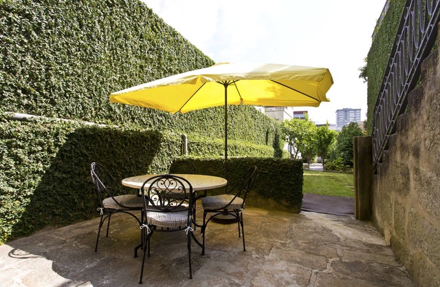 Boutique Rentals- Hidden Garden & Patio apt
