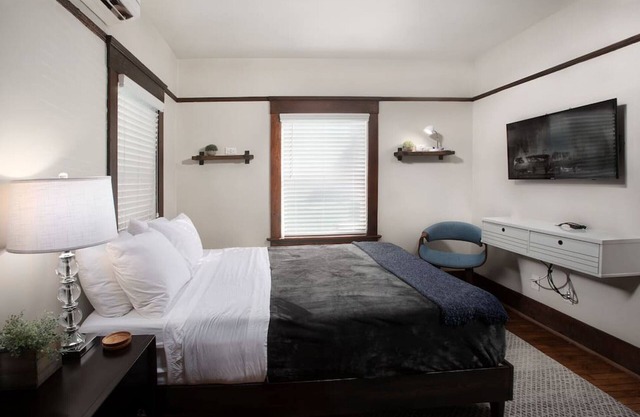 Boutique South Park Craftsman Studio