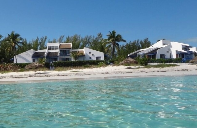 Die Boutique Villa liegt nur wenige Schritte vom schönsten Strand der Bahamas entfernt