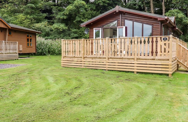 BOWLAND LAKES LEISURE VILLAGE LODGE 16, pet friendly in Scorton