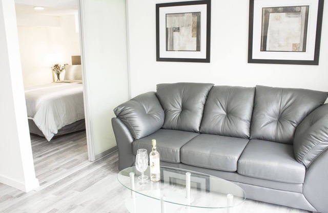 Bowmanville Marina Inn & Suites